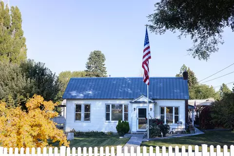 5151 Summers Ln, Klamath Falls, OR 97603