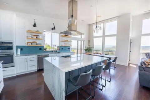 Kitchen - 1030 Mount Castle Dr, Eagle Point, OR 97524 photo 1 of 5
