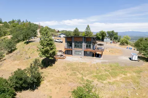 Exterior - 1030 Mount Castle Dr, Eagle Point, OR 97524 photo 9 of 15