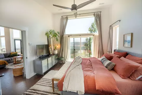 Bedroom - 1030 Mount Castle Dr, Eagle Point, OR 97524 photo 1 of 3