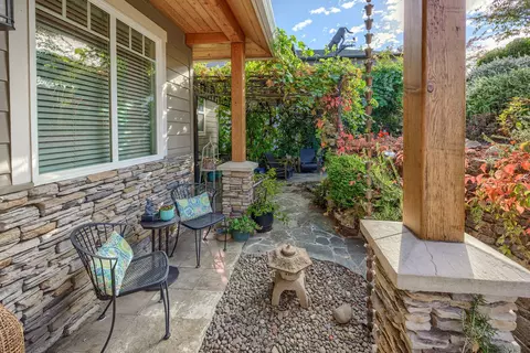 813 Amerman Dr, Phoenix, OR 97535 photo 5