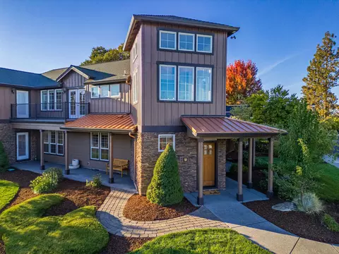 Exterior - 7 Falling Leaf Ln, Eagle Point, OR 97524 photo 1 of 6