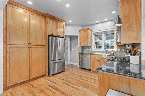 Kitchen - 7 Falling Leaf Ln, Eagle Point, OR 97524 photo 1 of 4