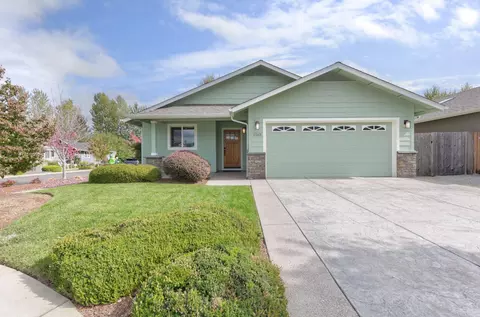 1563 Kokanee Ln, Grants Pass, OR 97527