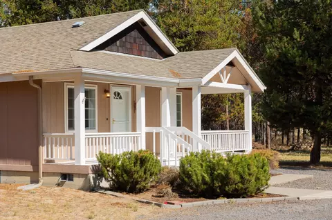 52900 Forest Rd, La Pine, OR 97739 photo 2