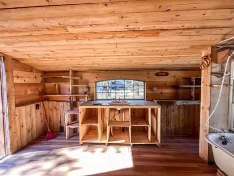 Kitchen - 52775 Meadow Ln, La Pine, OR 97739 photo 1 of 3