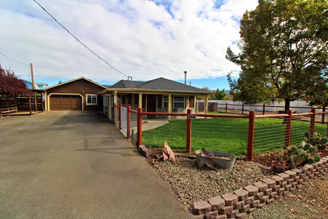 1317 Annabelle Ln, Grants Pass, OR 97527