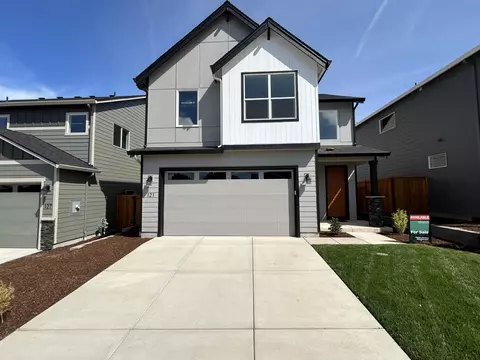 121 Valemont #34, Eagle Point, OR 97524
