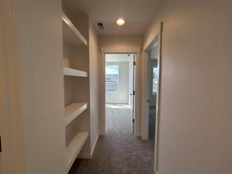 Entry Way - 121 Valemont #34, Eagle Point, OR 97524 photo 2 of 2