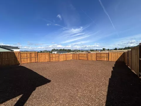 Exterior - 121 Valemont #34, Eagle Point, OR 97524 photo 3 of 5