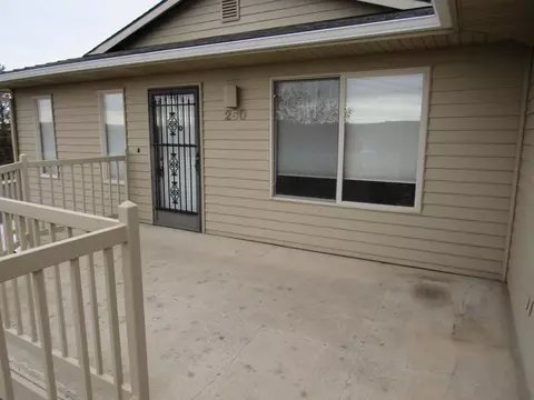 260 NE Hillcrest St, Madras, OR 97741