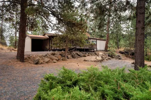 60906 Ridge Dr, Bend, OR 97702 photo 4