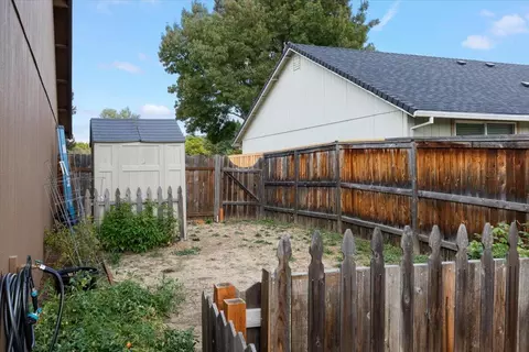 Exterior - 72 Christa Ln, Eagle Point, OR 97524 photo 6 of 6