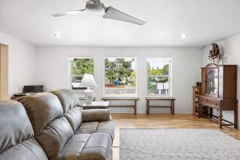 Living - 72 Christa Ln, Eagle Point, OR 97524 photo 1 of 2
