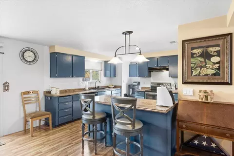 Kitchen - 72 Christa Ln, Eagle Point, OR 97524 photo 2 of 6