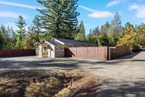 105 Stringer Gap Rd, Grants Pass, OR 97527