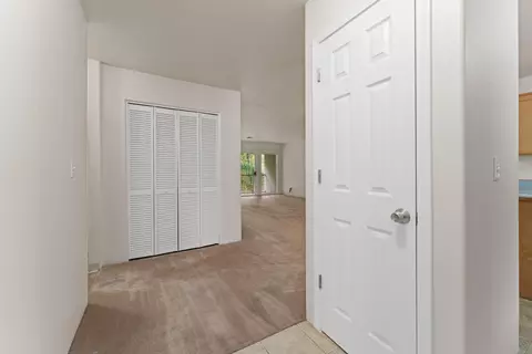 Entry Way - 815 Pine St #3, Rogue River, OR 97537 photo 1 of 1