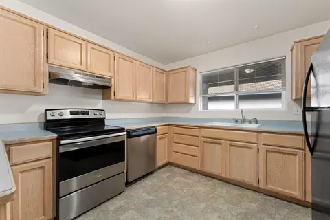 Kitchen - 815 Pine St #3, Rogue River, OR 97537 photo 1 of 2