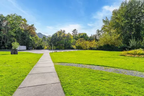 Exterior - 815 Pine St #3, Rogue River, OR 97537 photo 6 of 8