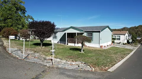 8401 Old Stage Rd UNIT 70, Central Point, OR 97502 photo 3