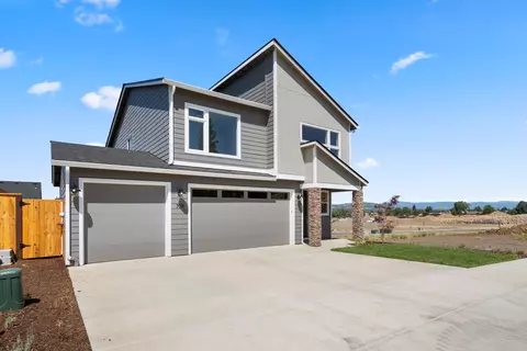 708 Old Waverly Way #30, Eagle Point, OR 97524
