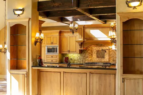 Kitchen - 19486 Green Lakes Loop, Bend, OR 97702 photo 1 of 8