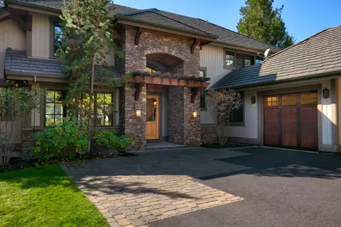 Exterior - 19486 Green Lakes Loop, Bend, OR 97702 photo 3 of 9