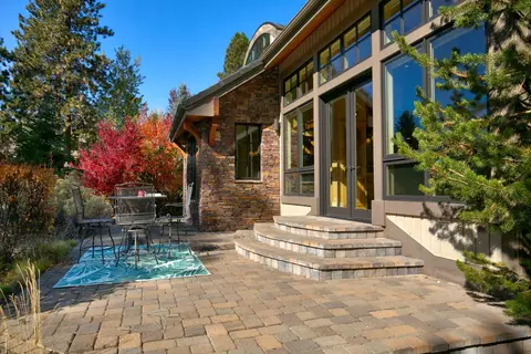 Exterior - 19486 Green Lakes Loop, Bend, OR 97702 photo 7 of 9
