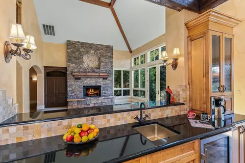 Kitchen - 19486 Green Lakes Loop, Bend, OR 97702 photo 3 of 8