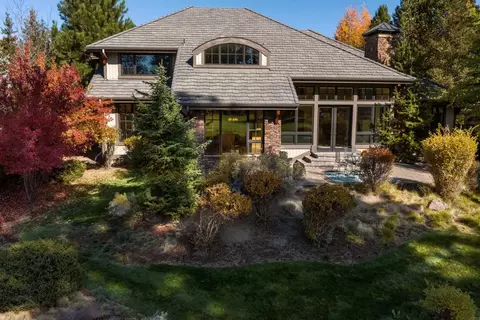 Exterior - 19486 Green Lakes Loop, Bend, OR 97702 photo 5 of 9