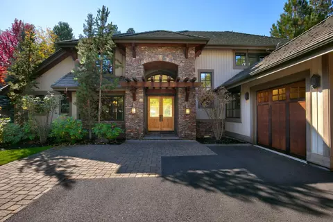 Exterior - 19486 Green Lakes Loop, Bend, OR 97702 photo 2 of 9