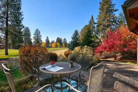 Exterior - 19486 Green Lakes Loop, Bend, OR 97702 photo 8 of 9