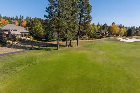 View/Area - 19486 Green Lakes Loop, Bend, OR 97702 photo 3 of 4
