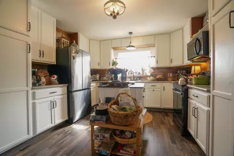 Kitchen - 200 N Main St, Dorris, CA 96023 photo 2 of 9