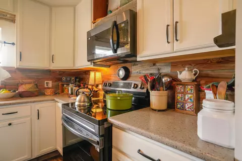 Kitchen - 200 N Main St, Dorris, CA 96023 photo 4 of 9
