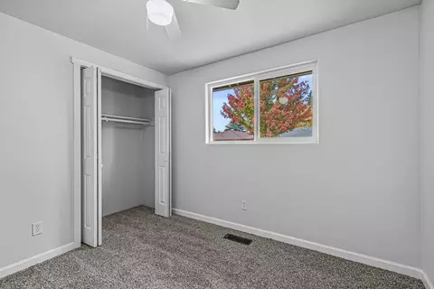 Bedroom - 617 Hemlock Ave, Central Point, OR 97502 photo 3 of 6