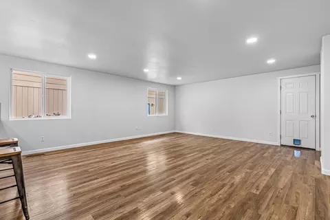 Living - 617 Hemlock Ave, Central Point, OR 97502 photo 3 of 3