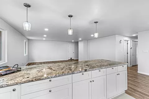 Kitchen - 617 Hemlock Ave, Central Point, OR 97502 photo 3 of 3