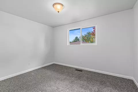 Bedroom - 617 Hemlock Ave, Central Point, OR 97502 photo 5 of 6