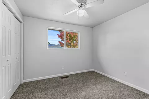 Bedroom - 617 Hemlock Ave, Central Point, OR 97502 photo 4 of 6