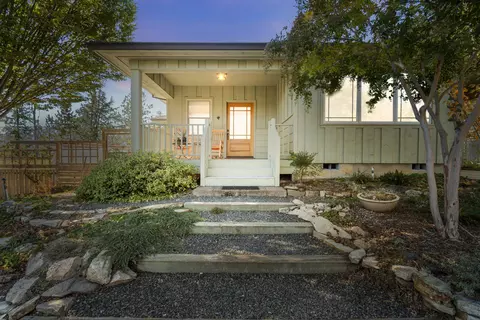 305 Myer Creek Rd, Ashland, OR 97520
