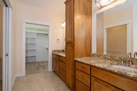 Other - 421 Stone Pointe Dr, Central Point, OR 97502 photo 3 of 9