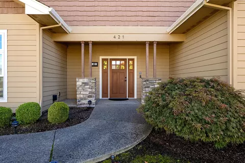 Entry Way - 421 Stone Pointe Dr, Central Point, OR 97502 photo 1 of 1