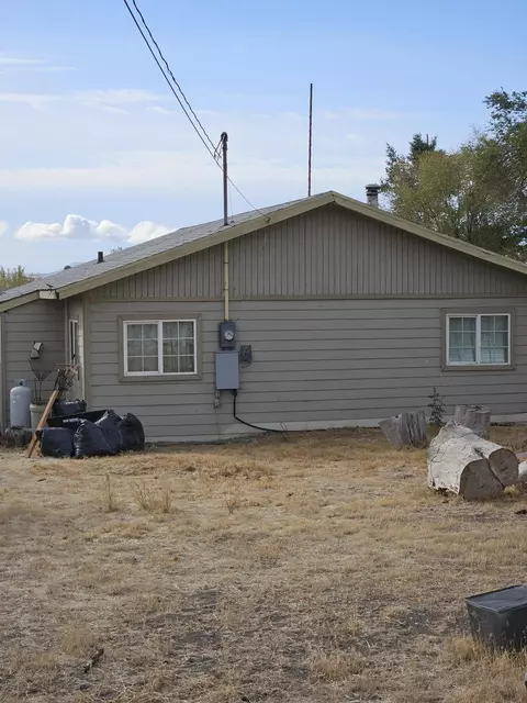 210 NE Cleveland St, Madras, OR 97741