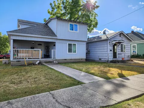 703 W 11th St, Medford, OR 97501