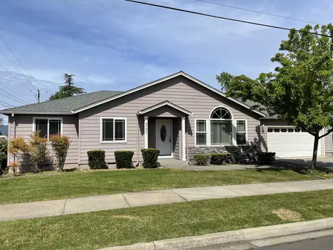 2101 Whittle Ave, Medford, OR 97504