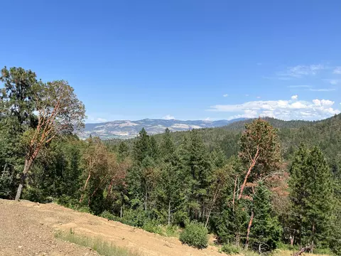 6744 Coleman Creek Rd, Medford, OR 97501