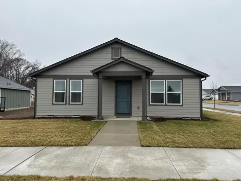 652 NE Mccampbell St #106, Madras, OR 97741