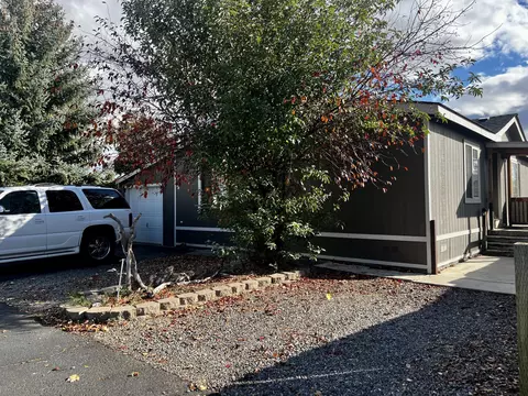 1201 SW 28th St #48, Redmond, OR 97756