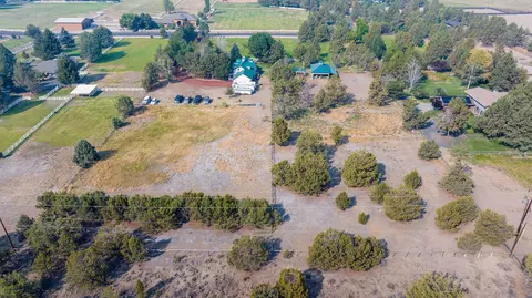 View/Area - 65160 Highland Rd, Bend, OR 97703 photo 2 of 7